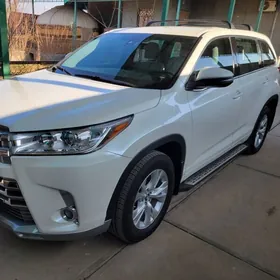 Toyota Highlander 2019