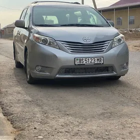 Toyota Sienna 2016