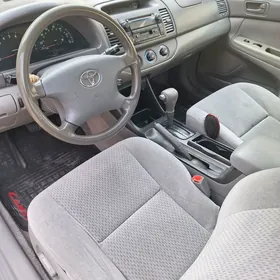 Toyota Camry 2004