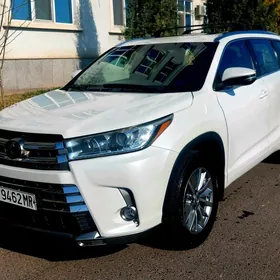 Toyota Highlander 2018