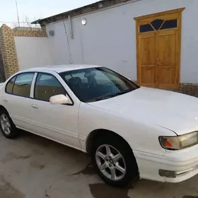 Nissan Maxima 1995