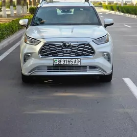 Toyota Highlander 2021