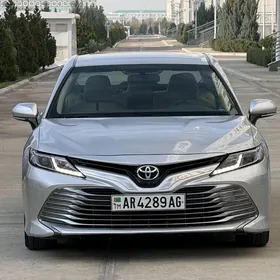 Toyota Camry 2021