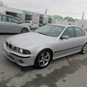 BMW E39 2000