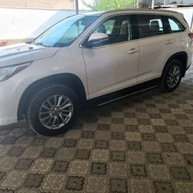 Toyota Highlander 2019