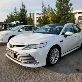 Toyota Camry 2020