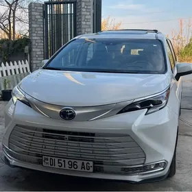 Toyota Sienna 2022