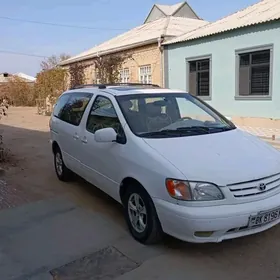 Toyota Sienna 2002