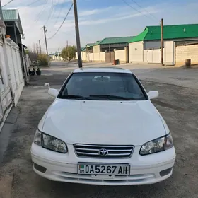 Toyota Camry 2000