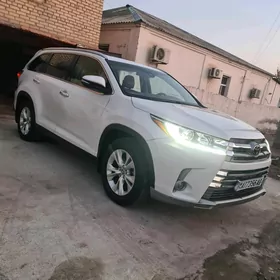 Toyota Highlander 2018