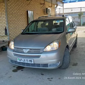 Toyota Sienna 2004