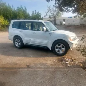 Mitsubishi Pajero 2003