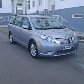 Toyota Sienna 2010