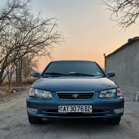 Toyota Camry 2000