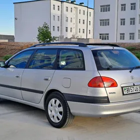 Toyota Avensis 1999