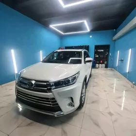 Toyota Highlander 2019