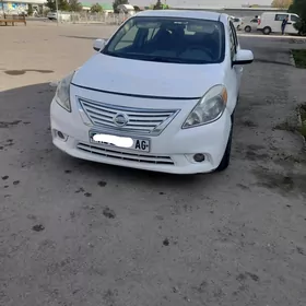 Nissan Versa 2012