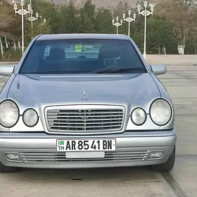 Mercedes-Benz E320 1996