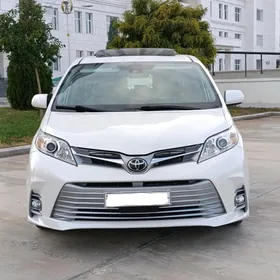 Toyota Sienna 2020