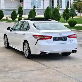 Toyota Camry 2019