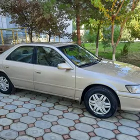 Toyota Camry 2000