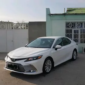 Toyota Camry 2021