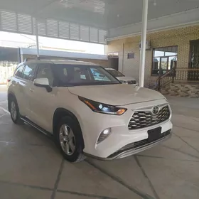 Toyota Highlander 2021