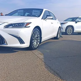 Lexus ES 2020