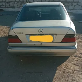 Mercedes-Benz E280 1995