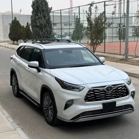 Toyota Highlander 2020