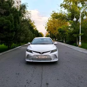 Toyota Camry 2021