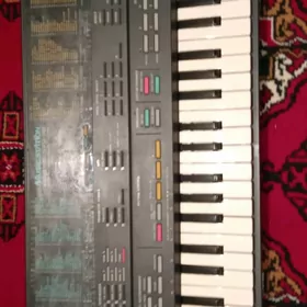 KORG YAMAHA ROLAND