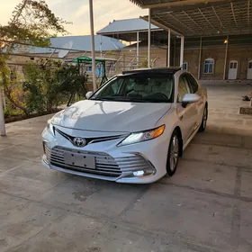 Toyota Camry 2021