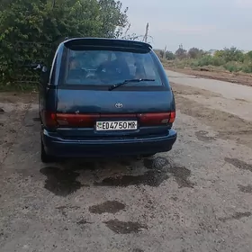 Toyota Previa 1992