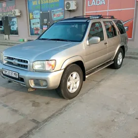 Nissan Pathfinder 1999