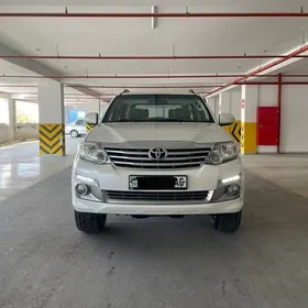 Toyota Fortuner 2015