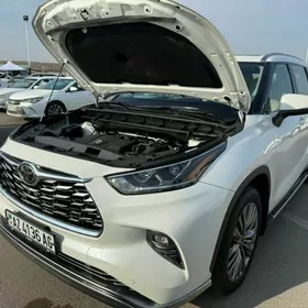 Toyota Highlander 2021