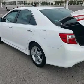 Toyota Camry 2014