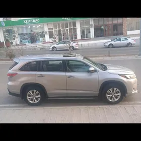 Toyota Highlander 2016