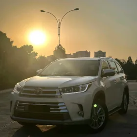 Toyota Highlander 2018