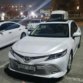 Toyota Camry 2018