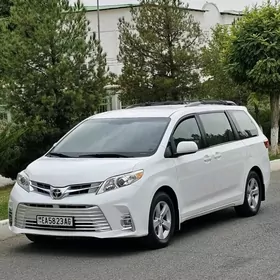 Toyota Sienna 2017