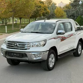 Toyota Hilux 2016