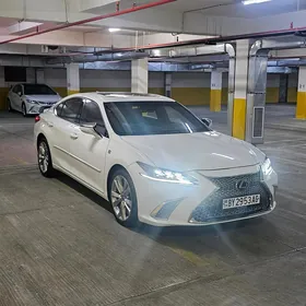 Lexus ES 350 2019