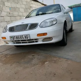 Daewoo Leganza 1998