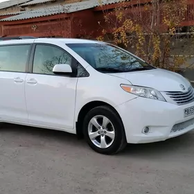 Toyota Sienna 2010