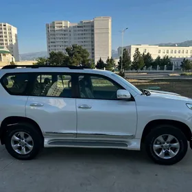 Toyota Land Cruiser Prado 2011