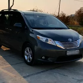 Toyota Sienna 2011