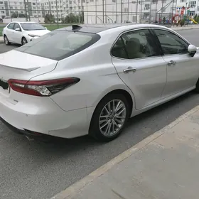 Toyota Camry 2022