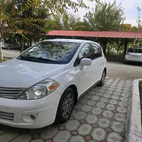 Nissan Versa 2010